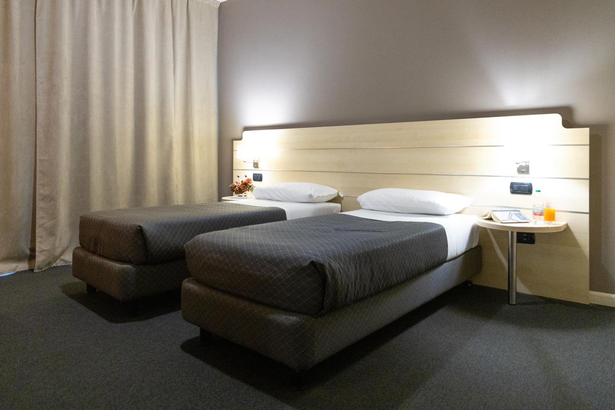 Hotel Giallo Noceto Exterior photo